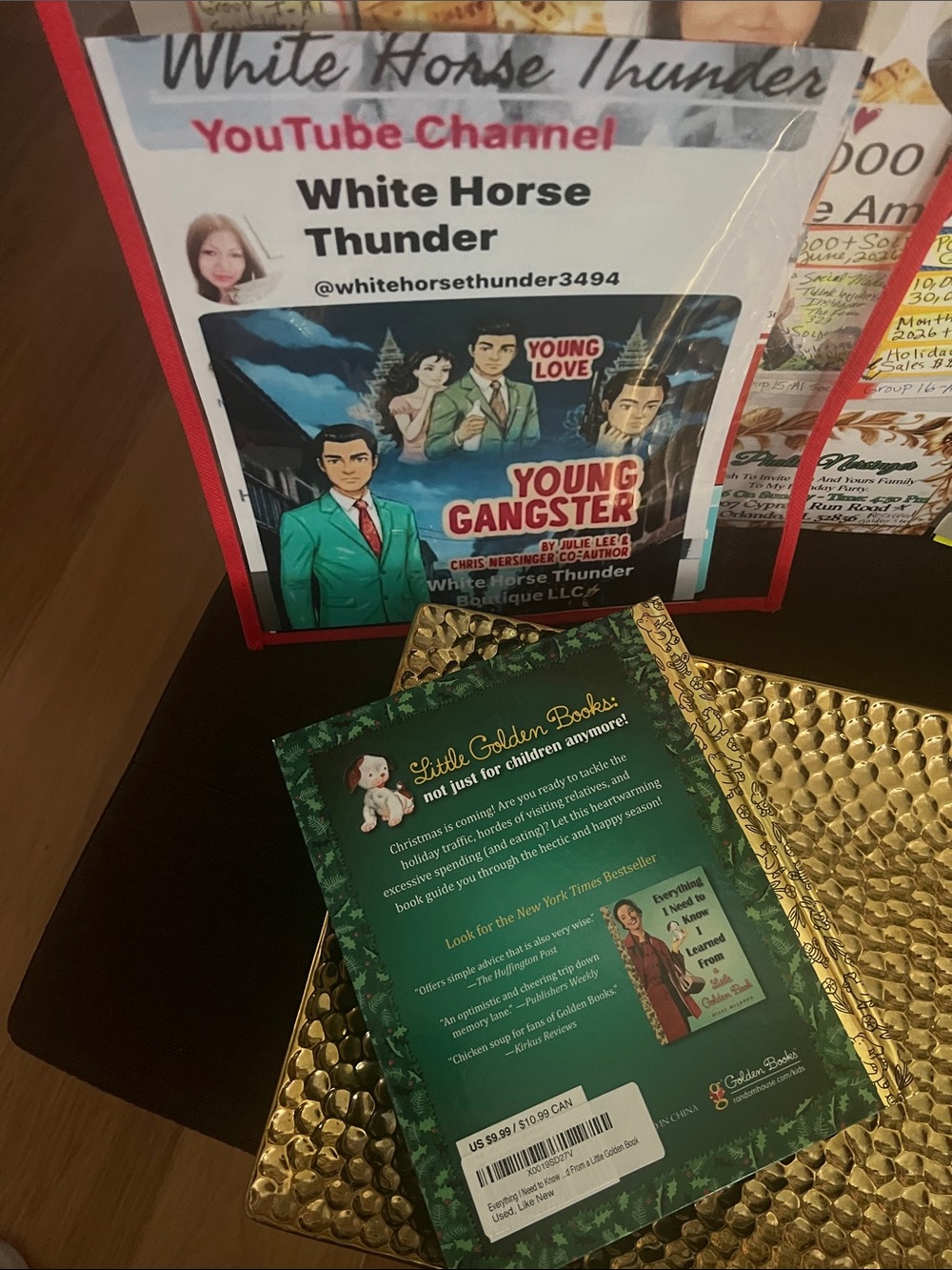 #287Everything I Need to Know About Christmas — Green Holiday Book - Picture 6 of 7